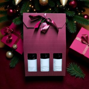 Connoisseur ' s choice. 3 Bottles from one winery